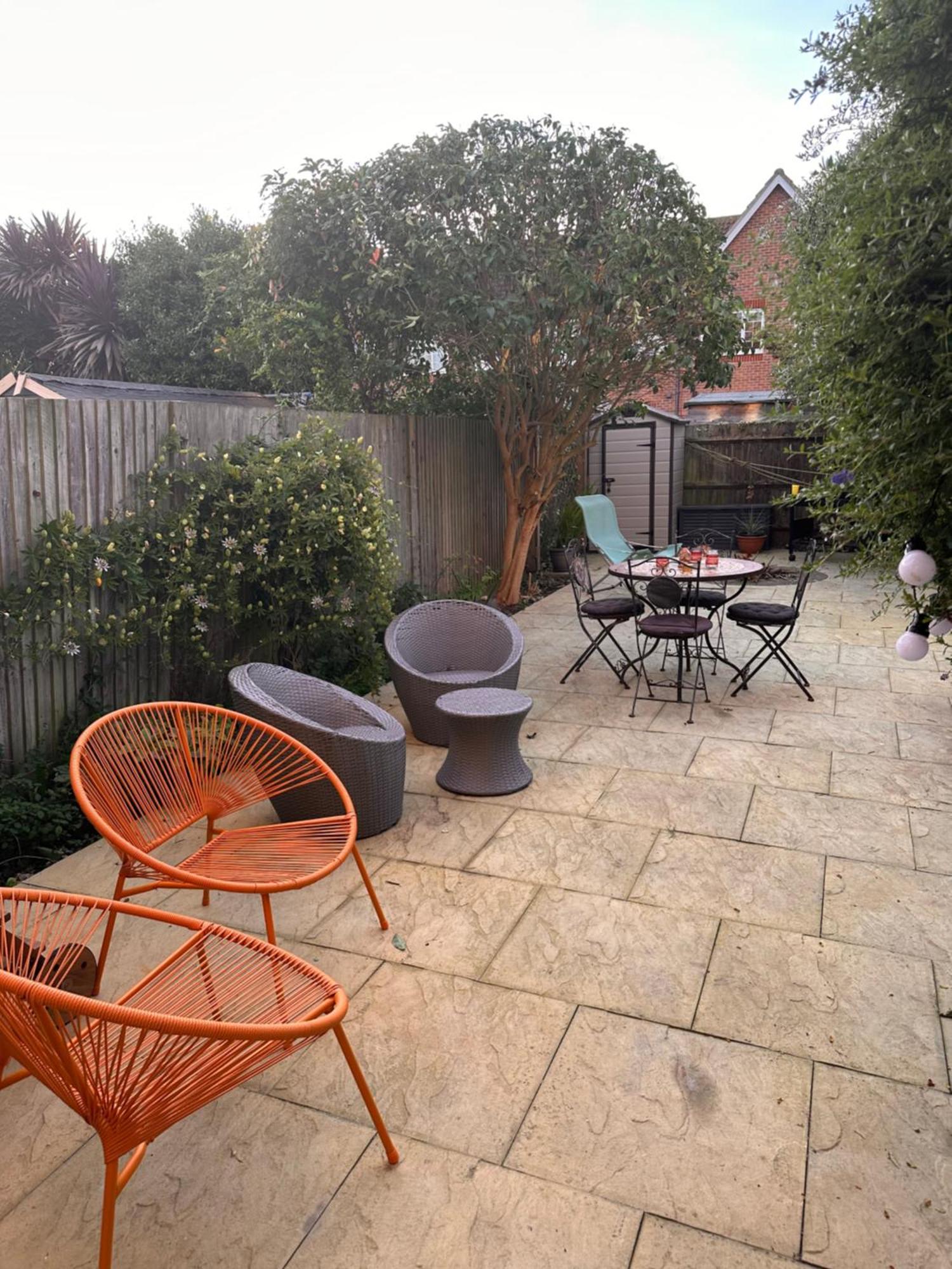 House Within 5 Min Walk From Bracklesham Bay Earnley